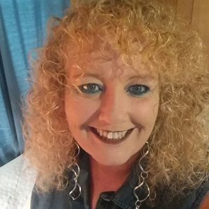 Meet your Posher, Traci foster